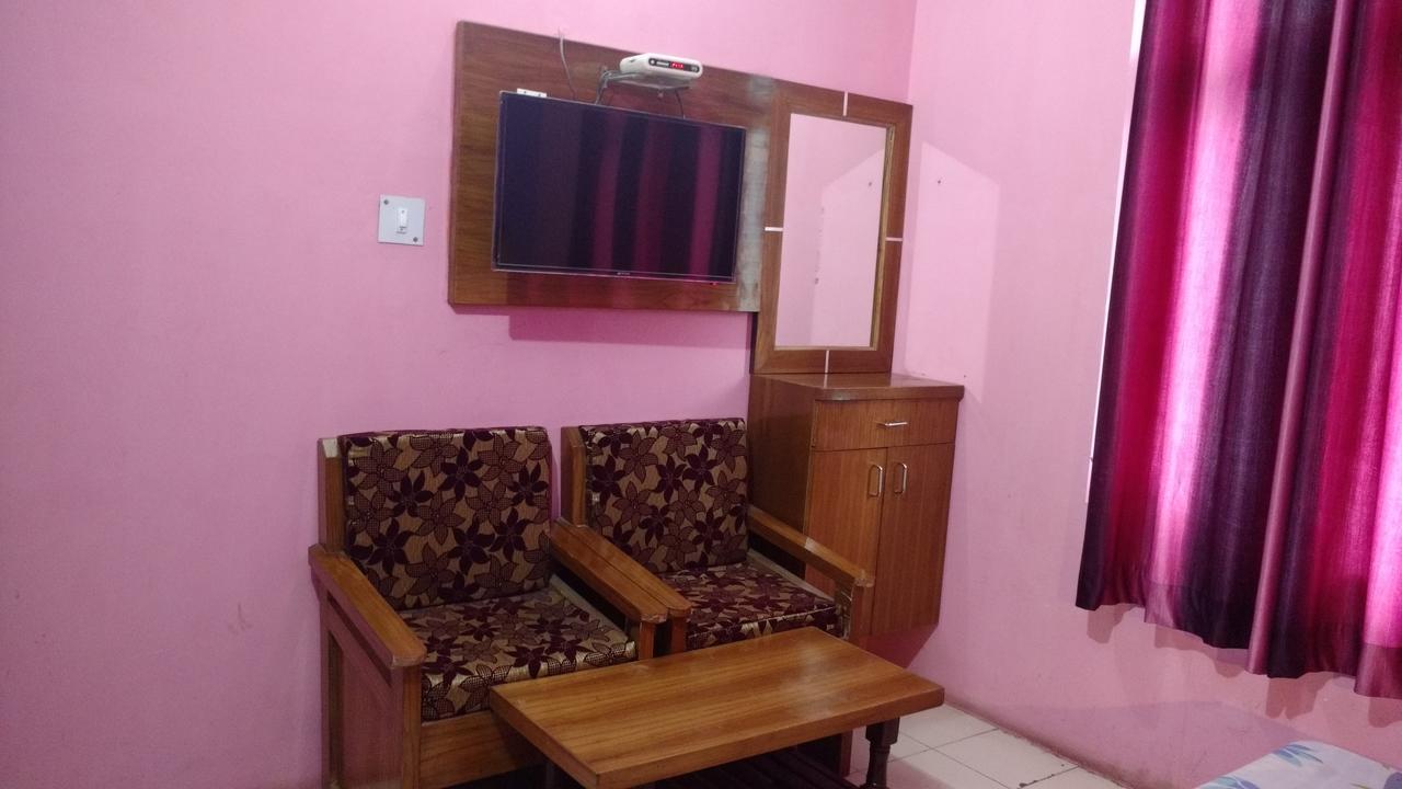 Hotel Brahma Kamal Джошимат Экстерьер фото